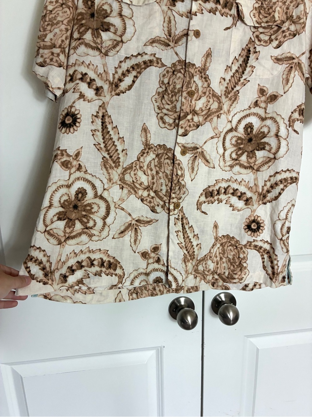 Tommy Bahama Cream & Brown Floral button up Shirt size L - Picture 9 of 13